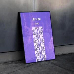 Elevate Your Dreams – Poster Tipográfico Minimalista | Arte Editorial Moderno en Morado | Print Inspiracional Contemporáneo