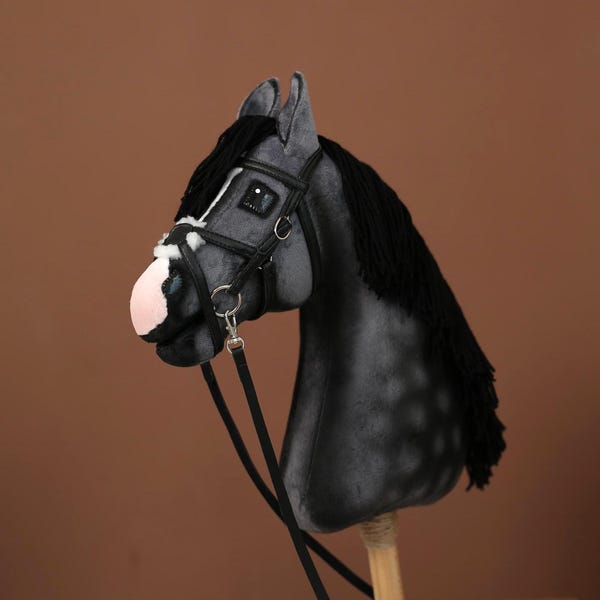 Caballo de juguete gris moteado hecho a mano, juguete seguro para niños, regalo para juegos ecuestres