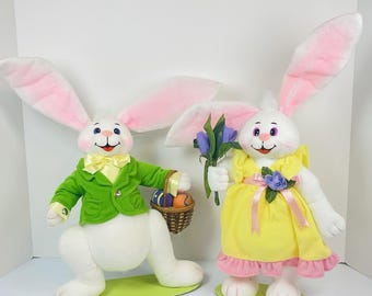Vtg 1998 Trendmasters Set Lot Of 2 Boy & Girl Easter Rabbits Bunnies Posable