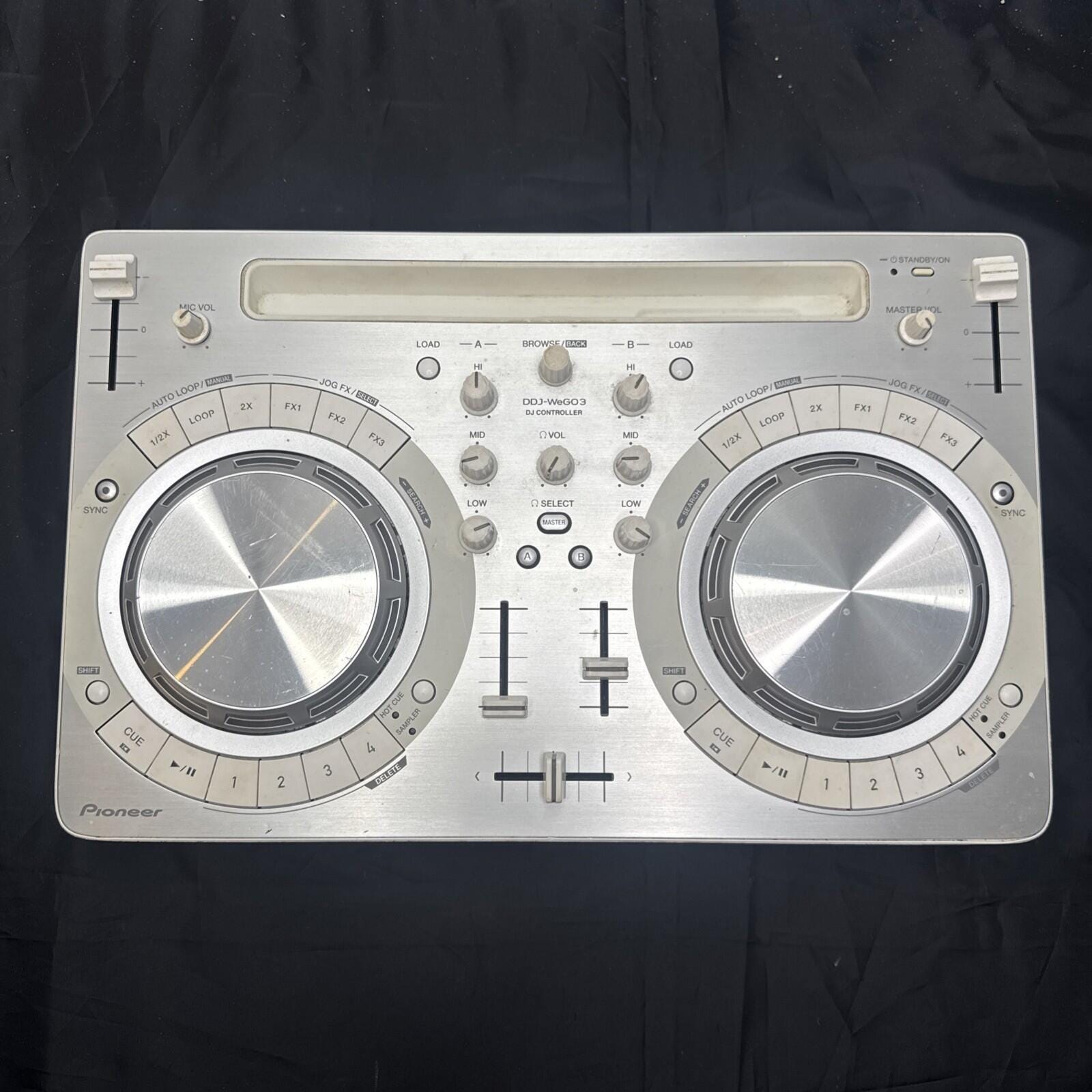 Pioneer DDJ-WEGO3 White Compactdj Dual Deck Controller - Not