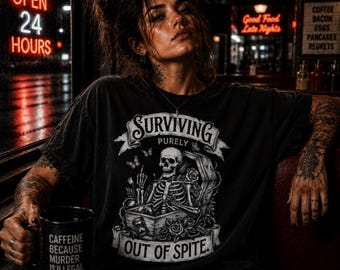 Skelett Shirt Überleben aus Trotz, Gothic Tee, Dark Academia Kleidung, Komfort Farben