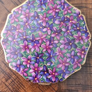Vintage Stratton Compact - paars bloemenemaille