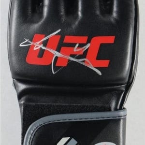 Uros Medic Signed UFC Fight Glove MMA Fighter Autograph Pristine Sports Authentication COA