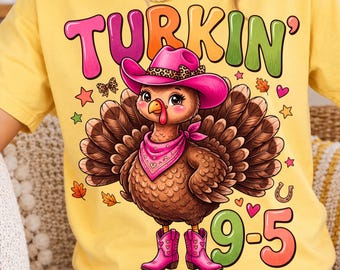 Dolly Inspired Turkin 9 to 5 PNG Vaquera colorida Pavo Acción de Gracias Sublimación Rosa Western Country Glam Divertido Diseño de camiseta de otoño clipart