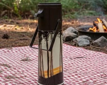 Termo vintage Aladdin Pump A Drink P150 de 1 cuarto de galón con diseño de escena boscosa (EE. UU.)