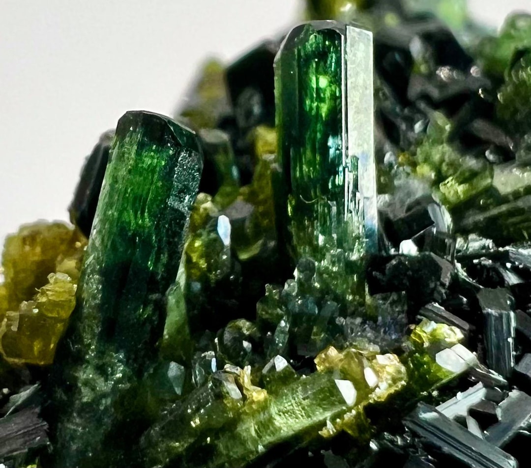 233 Gram Natural Termianted Diopside With Chlinochlore on Matrix From ...