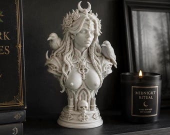 Dark Moon Gothic Goddess Bust Statue – Witchy Raven Shelf Decor – Dark Academia Fantasy Sculpture – Gothic Home Decor