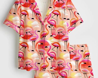 Tropical Flamingo Pjs, Pink Satin Pajamas, Summer Beach Party Wear, Bachelorette Party Favors, Luxury Satin Loungewear, Short Sleeve Pjs Set