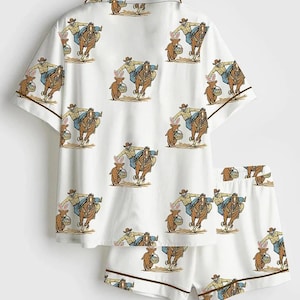 Cowboy-pyjamasset i satin för kvinnor, söt cowboy med kaninkorgtryck, kortärmad pyjamas, silkeslena cowgirl-pyjamasplagg för högtiderna bild 2