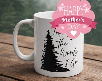 森へ行こうマグカップ | 11オンス セラミックコーヒーカップ、松の木の夜景デザイン