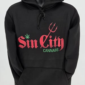 Sudadera con capucha negra Sin City Cannabis/Stack Em High