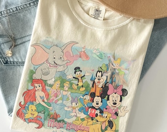 レトロなウォルト・ディズニー・ワールドのシャツ、ヴィンテージ90年代のディズニー・ワールド・マジックキングダムのシャツ、ディズニーのミッキー＆フレンズのシャツ、ディズニーファミリートリップ2026のTシャツ