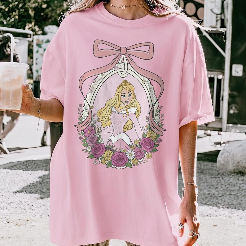 Coquette Bow Disney Prinzessinnen Vintage Shirt, Belle Ariel Elsa Cinderella, Magic Kingdom Magical Castle Tee, Disney Girl Trip Geschenk Bild 6