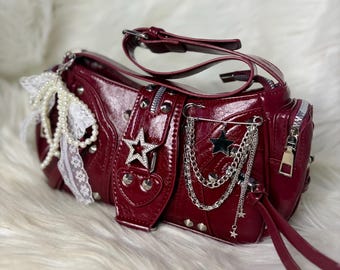 Bolso de hombro rojo estilo Y2K Coquette Grunge Charm Bag / Bolso de estilo piel charol burdeos / Bolso con cadena Indie Sleaze Star