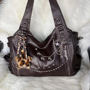 Y2K brown shoulder bag with leopard star chain details in a vintage style image 1
