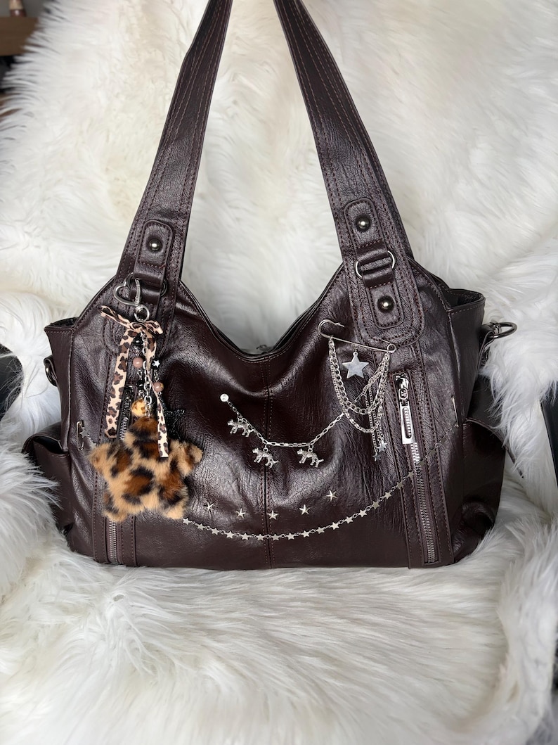 Y2K brown shoulder bag with leopard star chain details in a vintage style image 1