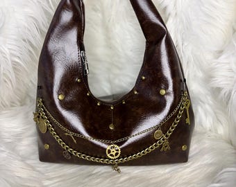 Bolso de hombro marrón estilo Y2K con cadenas doradas – Bolso de mano personalizado de inspiración vintage, estética grunge Fairycore, bolso único que marca tendencia.