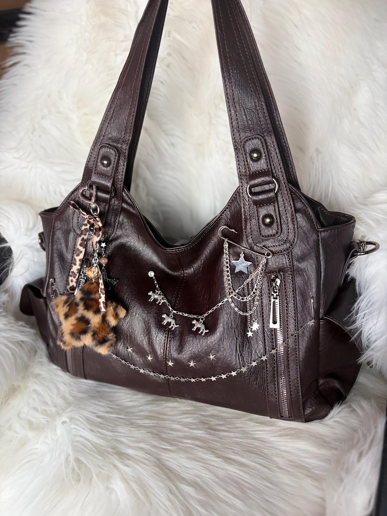 Y2K brown shoulder bag with leopard star chain details in a vintage style image 4