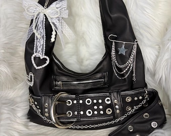 Bolso de hombro negro estilo Y2K, bolso con estética grunge, riñonera con cadenas, bolso estilo Fairycore indie, bolso de mano de estilo vintage vanguardista.