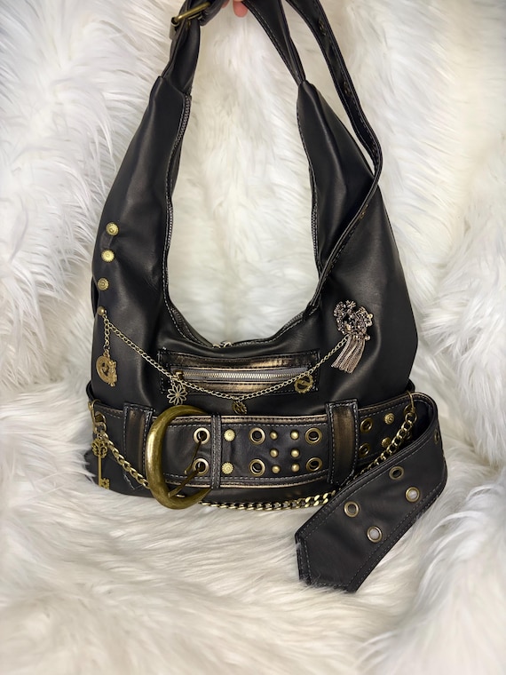 Black Y2K Shoulder Bag With Gold Chains & Belt – Vintage Grunge 