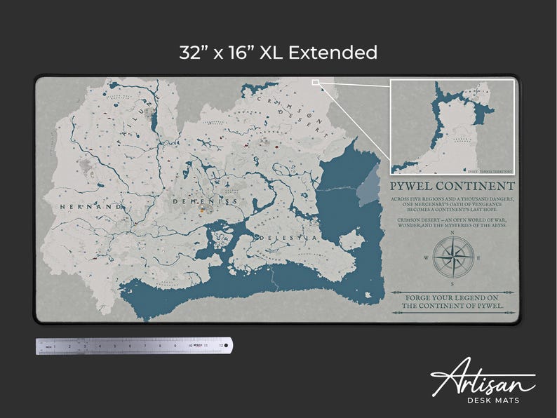 Puede incluir: Alfombrilla de escritorio XL extendida, 81 cm x 41 cm, con un mapa del continente Pywel. El mapa es en tonos grises y verde azulado, con el texto "Forge your legend on the continent of Pywel."