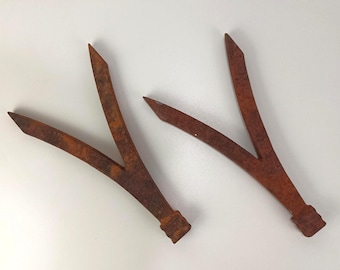 Pair of Cast Iron Spikes Snake Tongue Shape Mount on 3/4" Square Tube