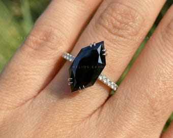 Bague de fiançailles marquise hollandaise en moissanite noire : halo caché