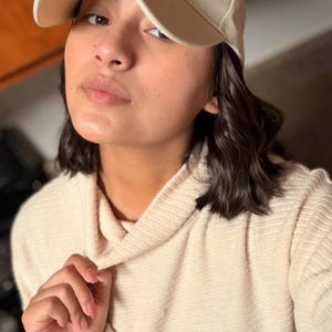 Baseball Cap Synthetic Wavy Brown Black Bob Wig with adjustable strap