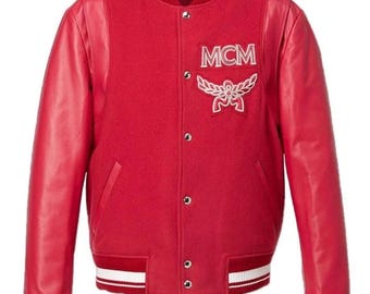 MCM Röd Varsity Bomberjacka Monogram Läderärmar Herrdesign