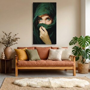 Canvaskunst mysterieuze vrouw groene ogen, gesluierde portretschildering, dramatische muurdecoratie afbeelding 7