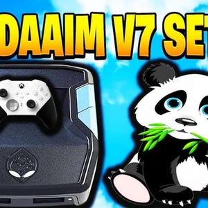 Peut inclure: Image d'un panda noir et blanc mangeant du bambou, à côté d'une console de jeu avec une manette blanche. Le texte "PandaAim V7 Setup" est affiché en jaune et orange.