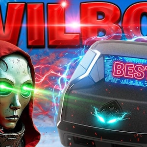 Pode incluir: Ilustração digital de um rosto robótico com olhos verdes brilhantes e um capuz vermelho. A palavra "EVILBOT" é exibida em letras vermelhas grandes. Um dispositivo preto com "BEST" na tela também é mostrado.