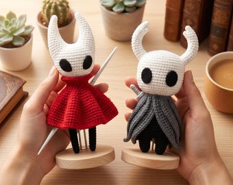 Handmade Crochet Knight & Hornet Inspired Figure with Wooden Base – Cute Yarn Doll Desk Decor or Bag Charm, Gamer Gift, Birthday Present