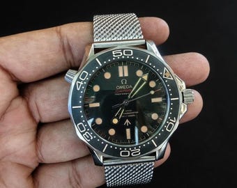 Vintage Omega Automatic luxury Sea Master James Bond Dial Date Analog Men's Wrist Watch