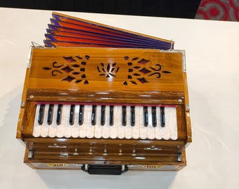 2LINE 2.5 OCTEVE MINI HARMONIUM/Bass male 32 reeds