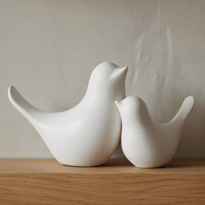 Conjunto de figuras de pájaros de cerámica nórdica en blanco y negro, decoración minimalista para el hogar, escultura moderna, adorno para la mesa del salón, estantería, regalo.