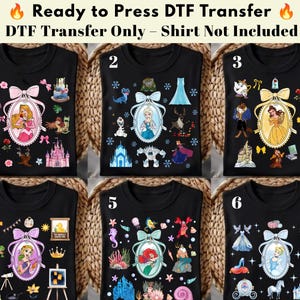 以下が含まれることがあります： さまざまなプリンセスデザインが施されたDTF転写プリントの黒いTシャツ。各シャツには、関連する画像に囲まれた異なるプリンセスが表示されています。「Ready to Press DTF Transfer」と「DTF Transfer Only - Shirt Not Included」の文字が上部にあります。
