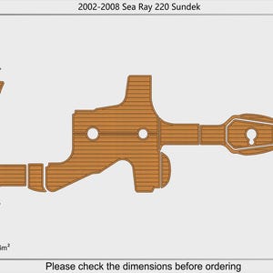 Puede incluir: Diagrama detallado de una cubierta de barco con un diseño de vetas de madera marrón, para un Sea Ray 220 Sundek de 2002-2008. El área total es de 9,06 metros cuadrados. El texto en la parte inferior dice: "Por favor, compruebe las dimensiones antes de realizar el pedido."