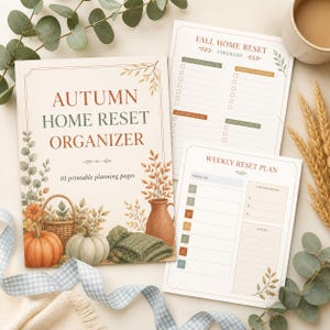 Pode incluir: Um organizador Autumn Home Reset com 10 páginas imprimíveis, uma lista de verificação Fall Home Reset e um plano semanal. As páginas apresentam ilustrações de abóboras, uma cesta, um jarro e folhagens em tons de laranja, verde e creme.