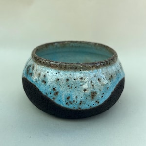 Ceramic stoneware handmade light blue / brown speckled glazed pot
