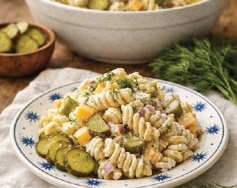 Receta de ensalada de pasta con pepinillos eneldo / Guarnición cremosa y picante de barbacoa (Descargar PDF)