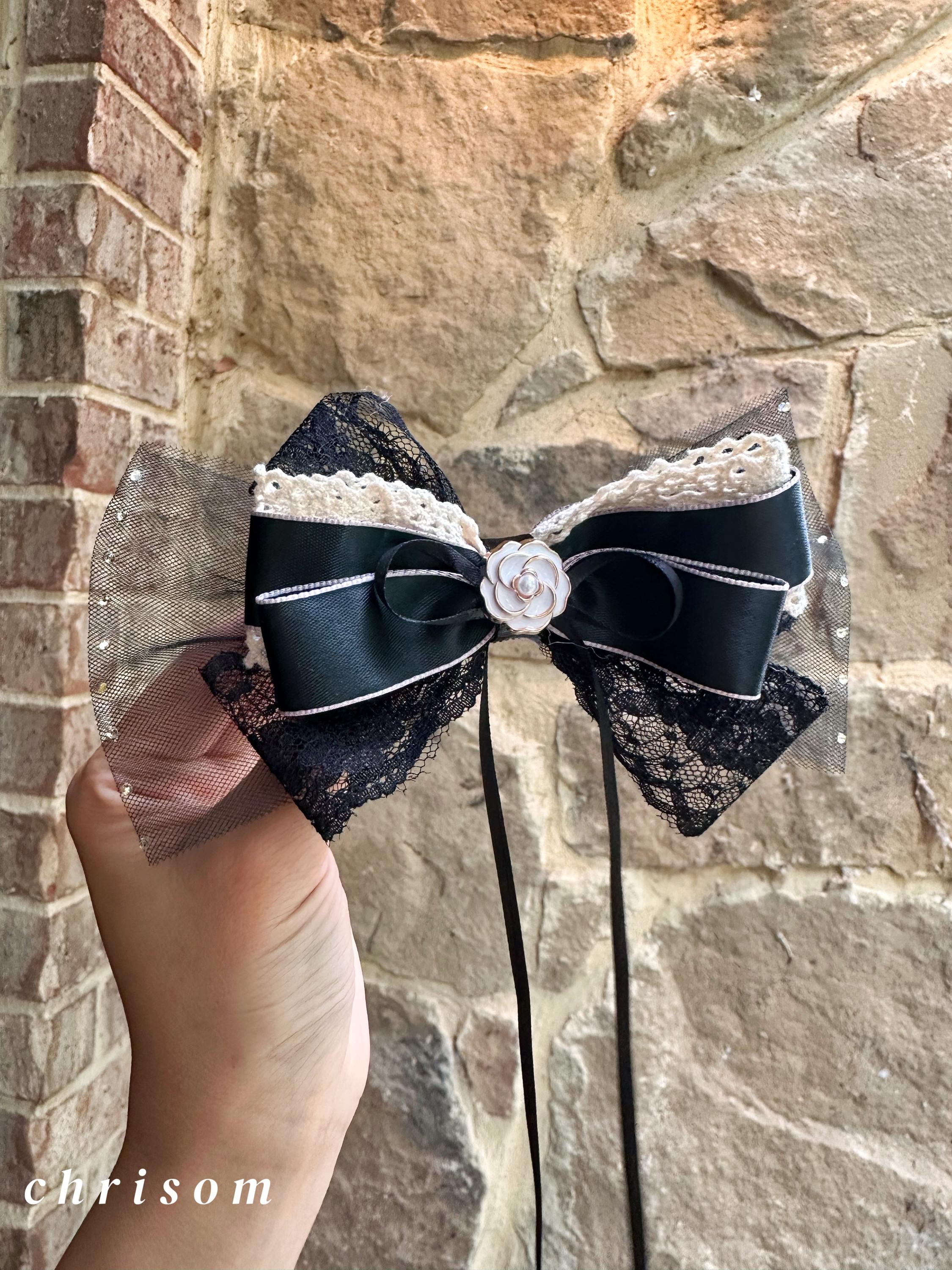CHANEL Camellia embroidered silk bow scrunchie CHANEL Camellia Silk Scrunchie Black White ref.JC2556971  main image 2