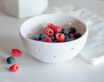 Porcelain Berry Bowl Colander, White Ceramic Berry Bowl, Handmade Ceramic Colander