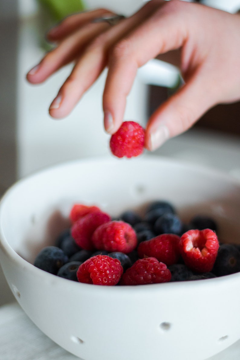 Porcelain Berry Bowl Colander, White Ceramic Berry Bowl, Handmade Ceramic Colander image 4