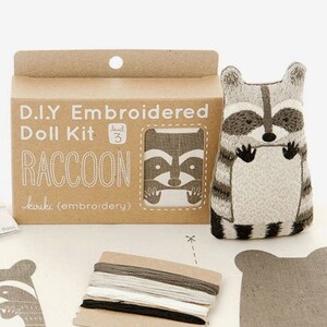 KIT Kiriki Press Embroidery Kit RACCOON