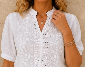 Camicetta bianca con occhielli, top in poliestere ricamato, camicia vintage con maniche a sbuffo
