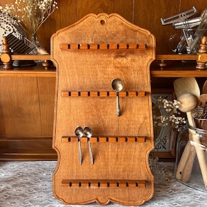 ▼Bombay　木製　ディスプレイケース　スーベニアスプーン　60本収納可 Souvenir spoon rack - Etsy 日本