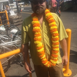 Fresh Marigold Garland: Farm Direct Cempasuchil Flowers, Ceremonial Decor image 9