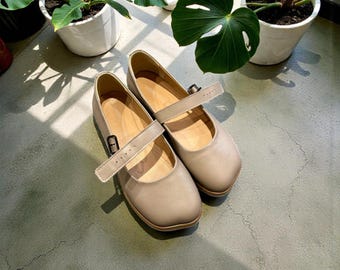 Leren ballerina's: brede voorkant, handgemaakt comfort (minimalistische damesschoenen)