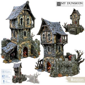 Può includere: Modello di castello in miniatura in pietra con un design multilivello, con un esterno in pietra grigia, dettagli in legno e un tetto strutturato. Il modello include una torre, porte ad arco e un ponte. La parola "Bastion" è visibile.